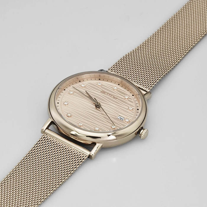 Engraving Wave Dail Watch for Woman