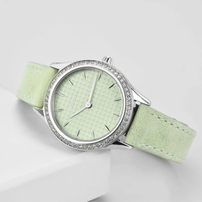 Exquisite Women's Watch Colorful Gemstone Brilliant Design High-End with Starry Dial Pattern