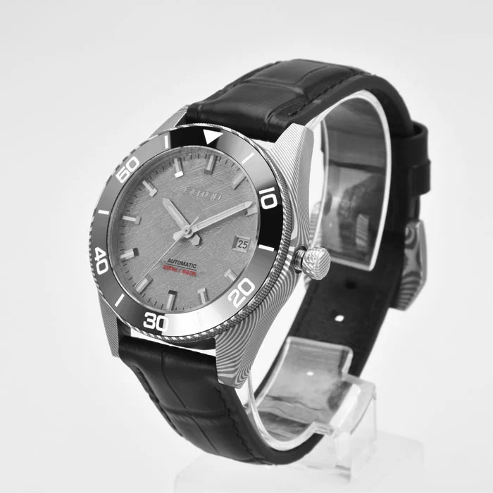 Automatic Watches Custom Damascus Steel Mechanical Dive Watch 200 meters For Men